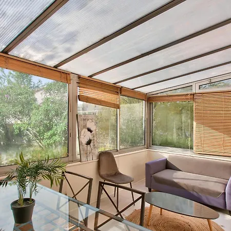 Chic And Spacious Apart Amaizing Terrace